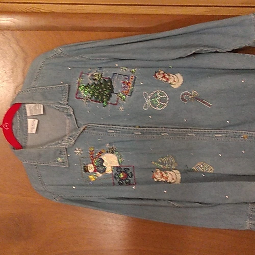 Ladies Christmas blue Jean shirt with cool looking Christmas displays on it